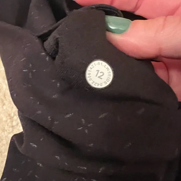 Lululemon Align 25” Women's Gradiate Black Geo Embossed Leggings - Picture 4 of 5